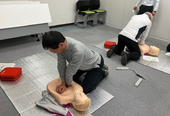 胸骨圧迫の練習